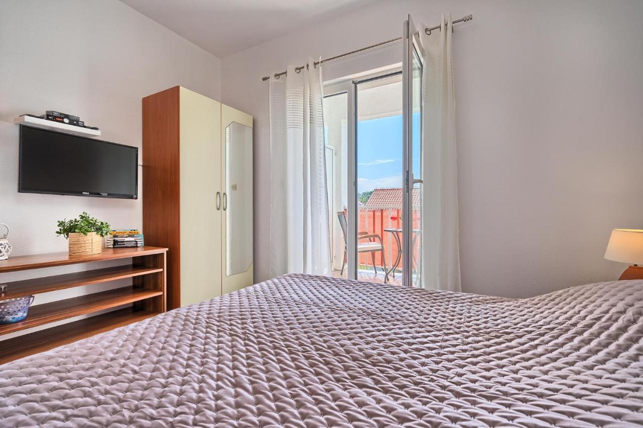 Irena Guest house