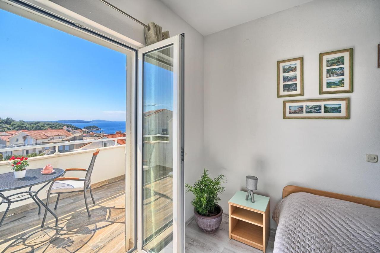 Irena 3* Hvar Town