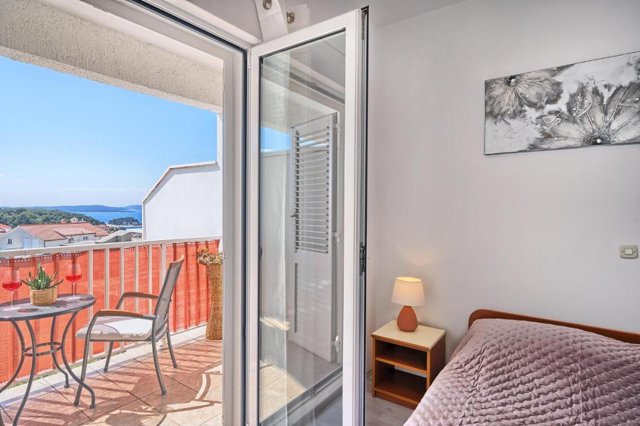 Irena 3* Hvar Town